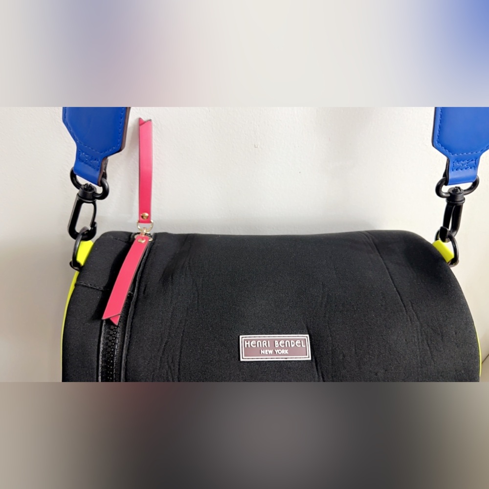 HENRI BENDEL Leather Trim Neoprene Insulated Cooler Crossbody Bucket Bag 11 X 23 - Picture 9 of 12